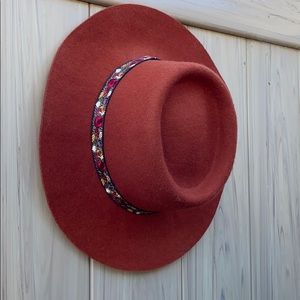 Lucky brand wool hat with floral ribbon